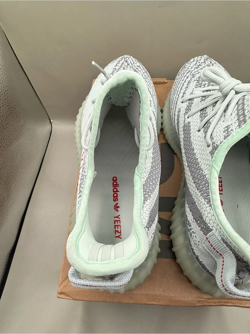 Adidas Yeezy Boost 350 V2 Blue Tint Men Size 11 Brand New